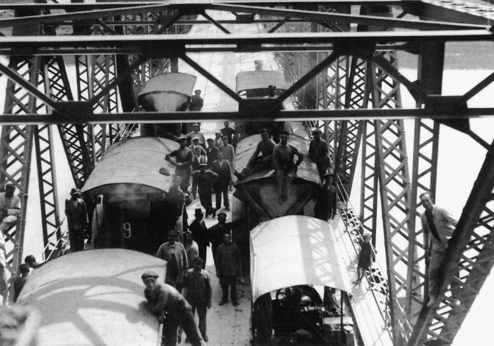 Prueba de resistencia del puente de San Juan de Aznalfarache, 1933 (Archivo Serrano, Archivo General de la Administración)