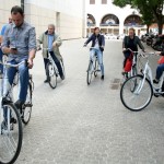Técnicos especialistas en movilidad sostenible participan en una ruta ciclista por Sevilla